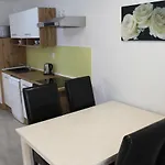 Pri Auparku Πιεστάνυ